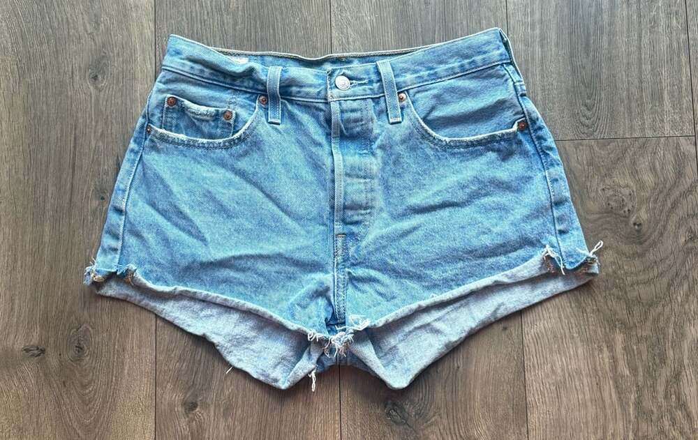 Levi's 501 High Rise Distressed Cutoff Denim Shorts Women's Size 28